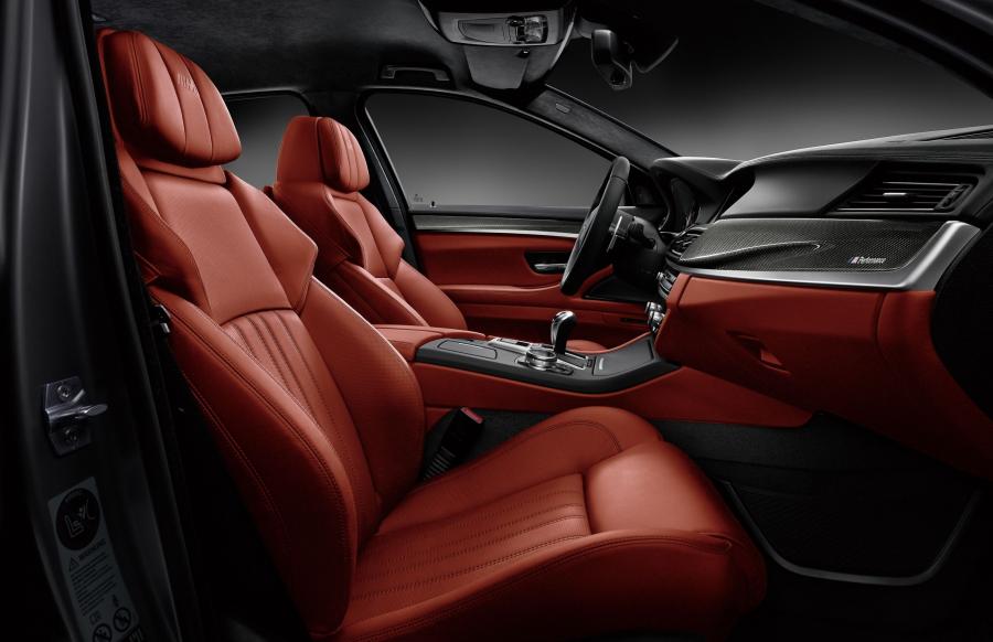 Интерьер BMW M5 Nighthawk (F10) 2013 года  (JP) (фото 3 из 3)